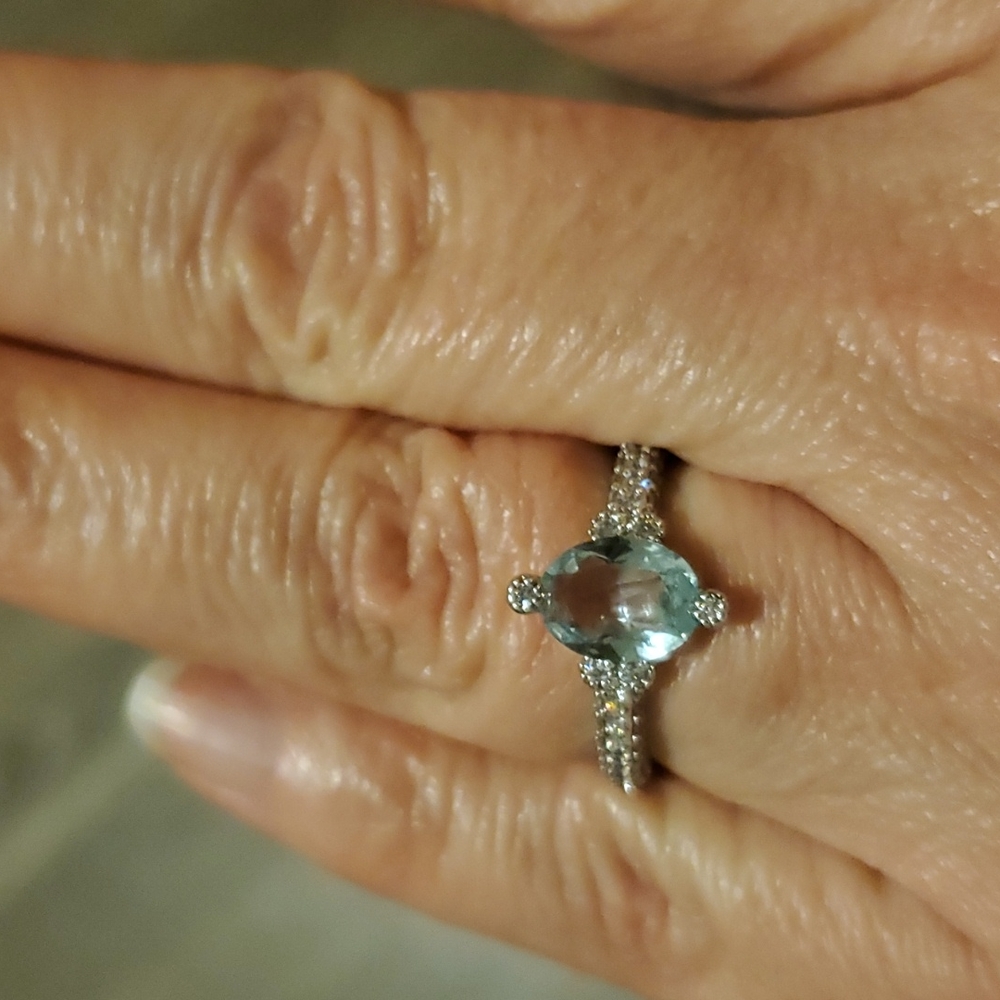 Ladies ring size 8 - Picture 7 of 7